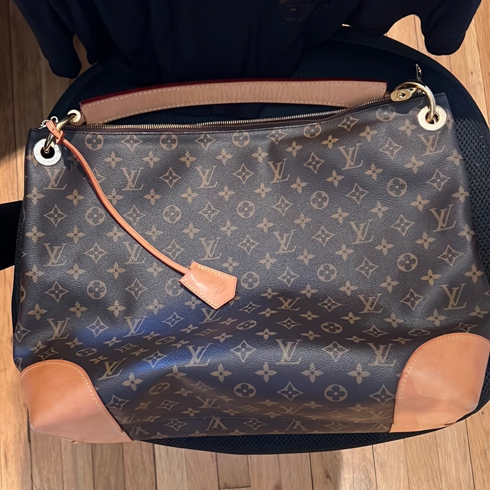Authentic Louis Vuitton Berri MM (discontinued)